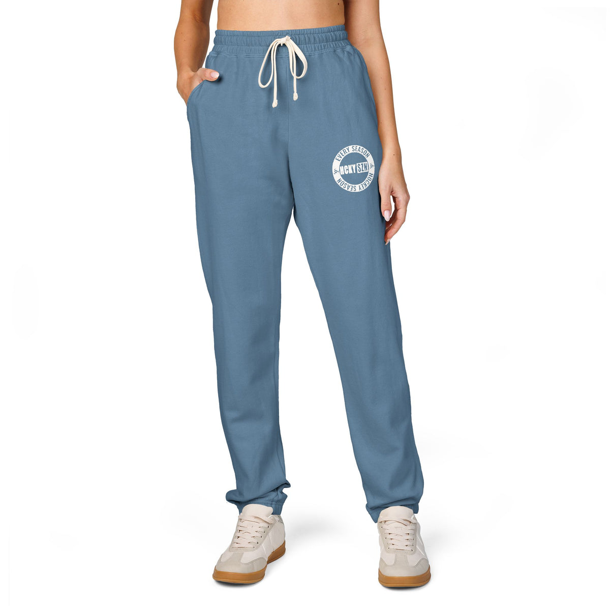 Every Season Emblem Fleece Sweatoants (Blue Jean)