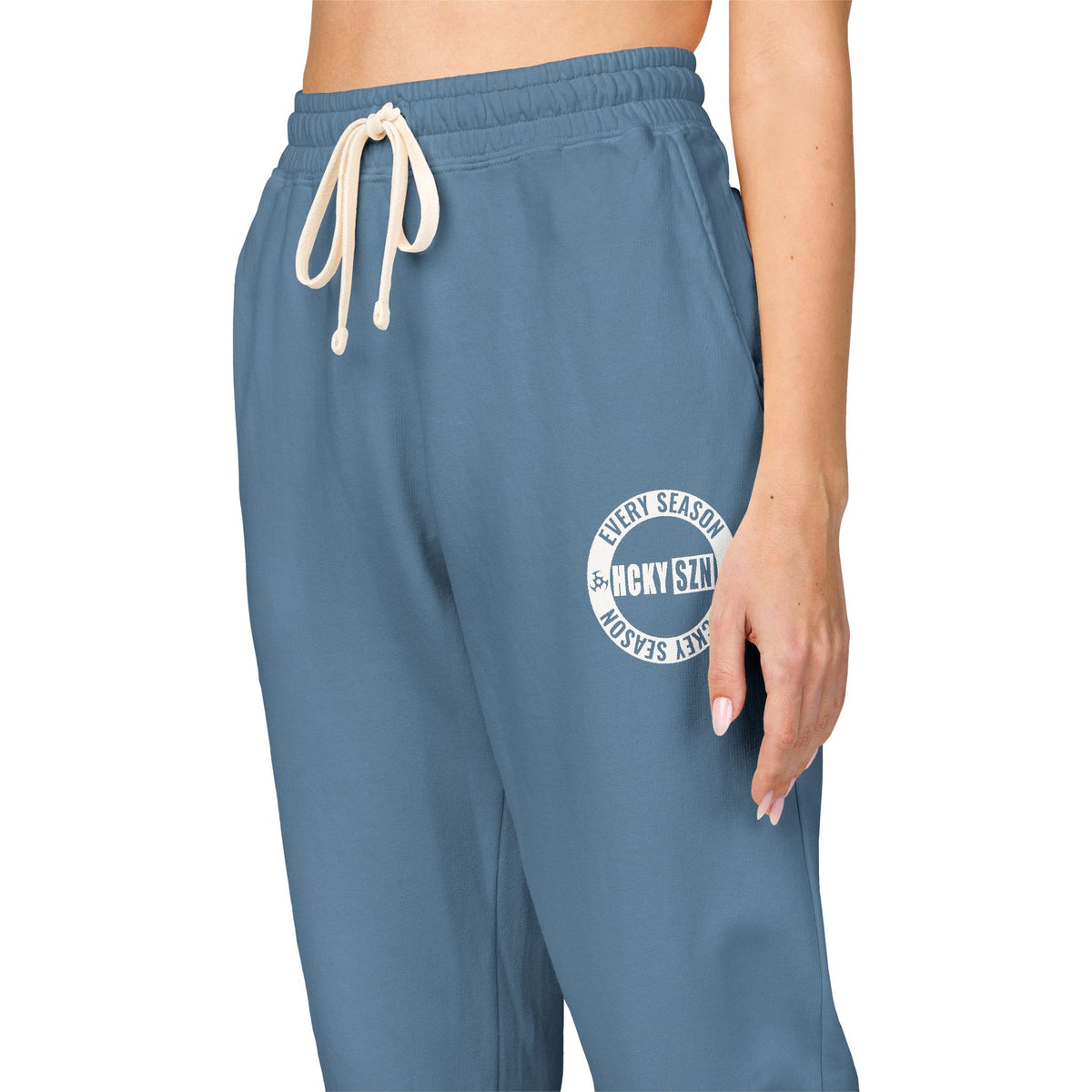 Every Season Emblem Fleece Sweatoants (Blue Jean)